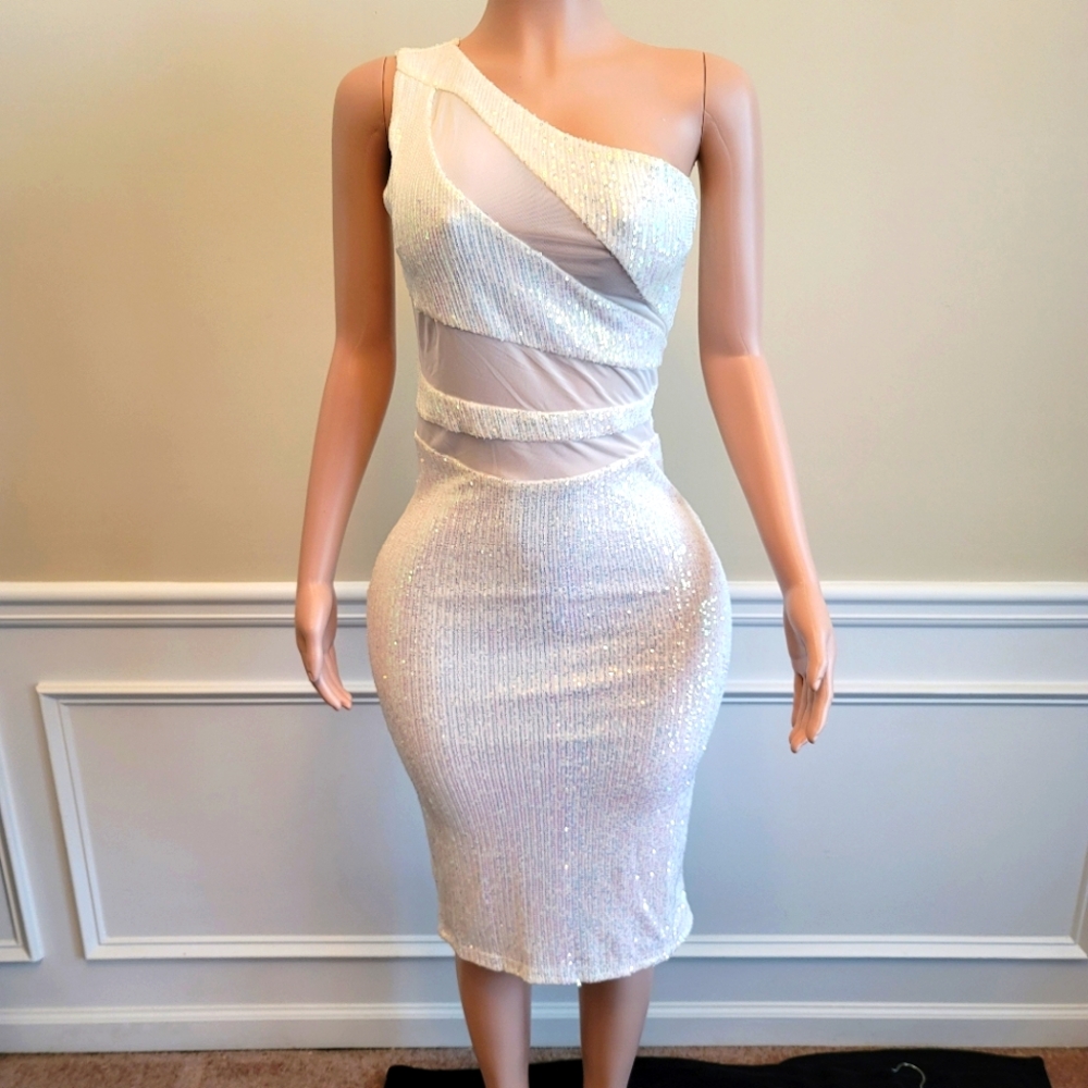 New (w/Tags) White Sequin Midi Dress (Size M)